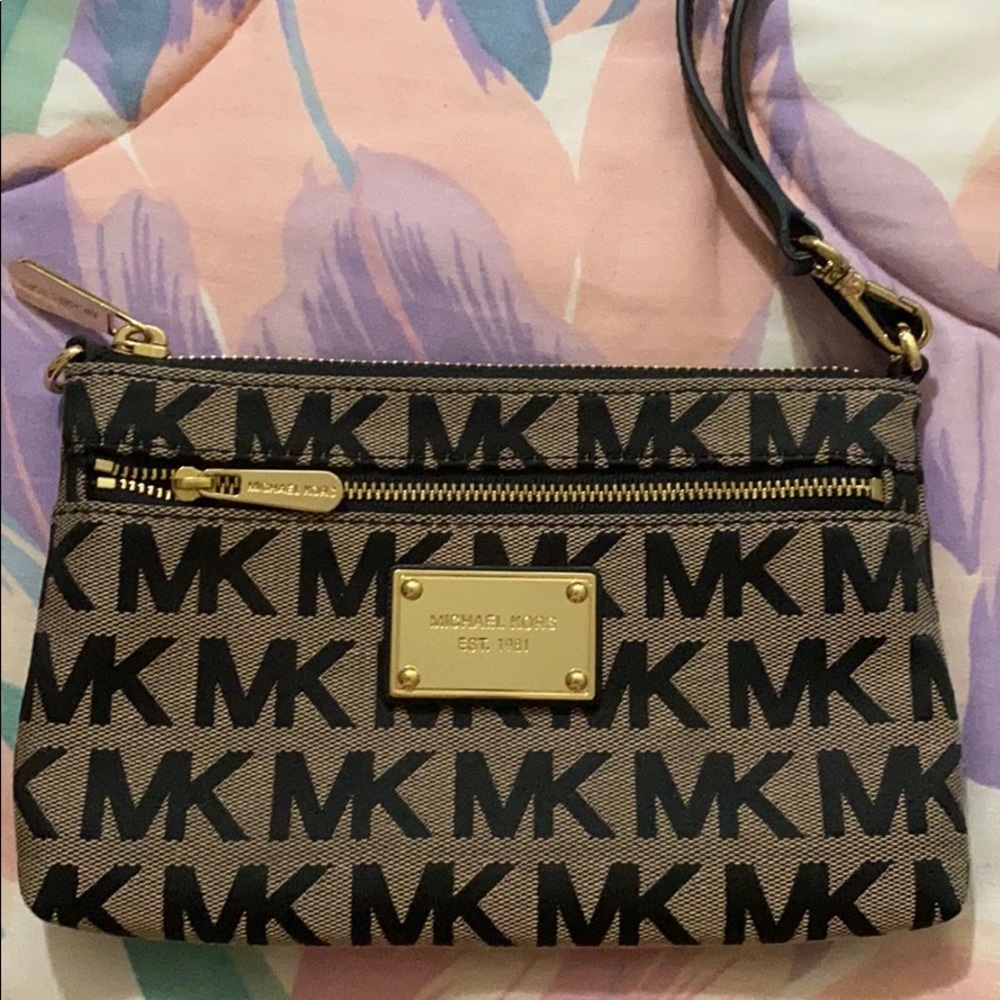 Michael Kors Wristlet